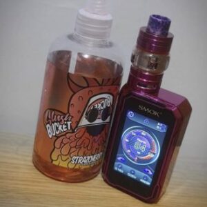 200ml Strawberry THC Vape juice + Vaporizer